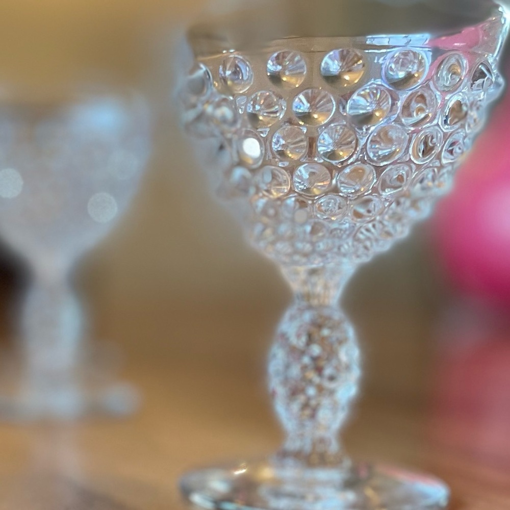 Elegant Clear Glass Goblet - Picture 3 of 8